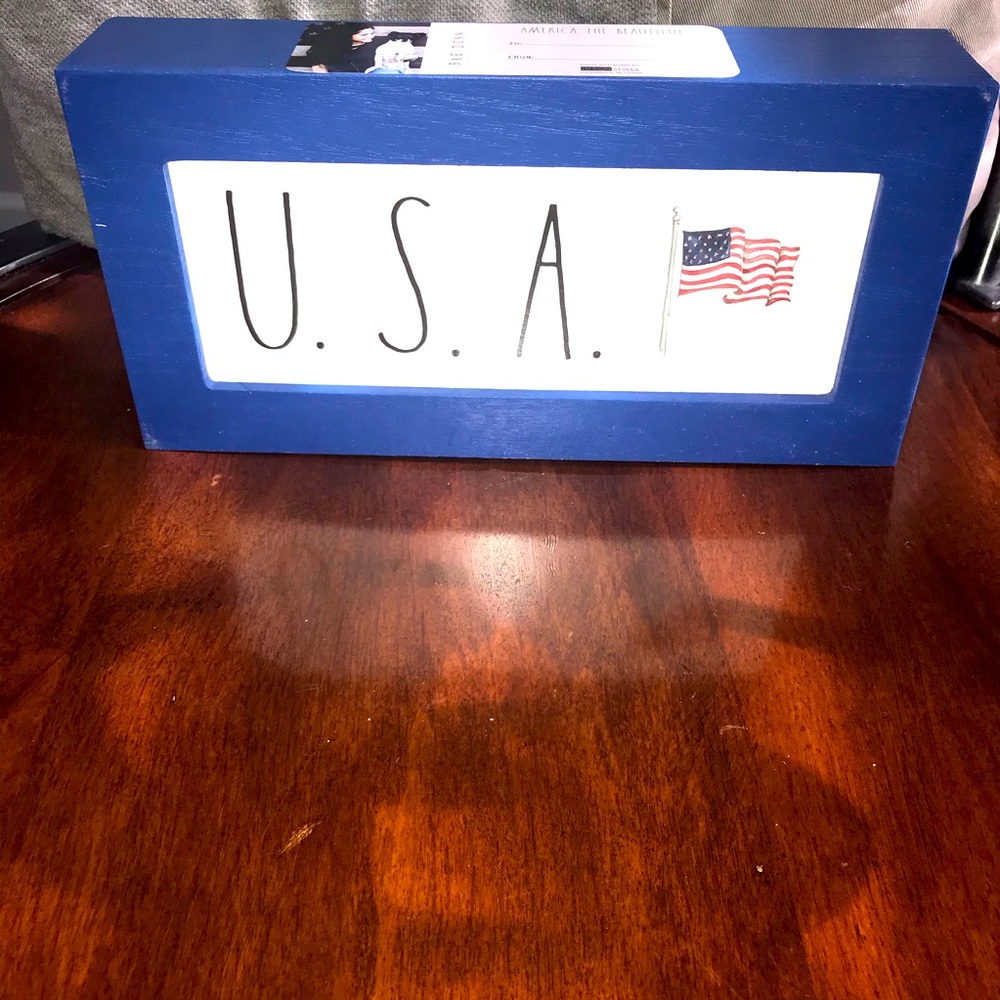 Rae Dunn USA and Flag Sign